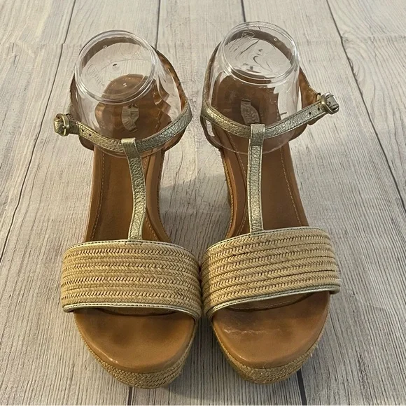 UGG woven straw platform wedge sandals with gold T-strap ankle strap, size 9.5 - Picture 6 of 14